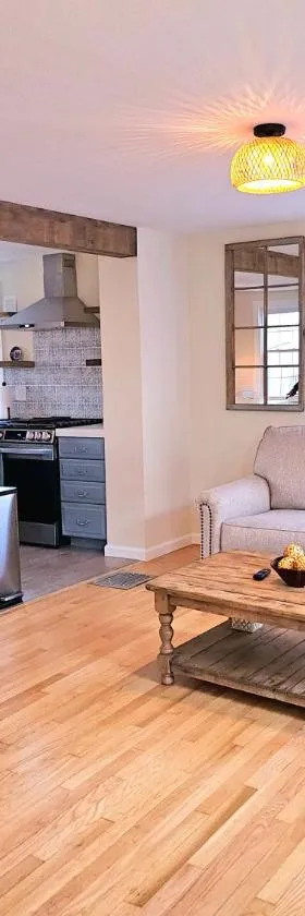 Cozy Coastal Cottage，位于新伦敦的酒店