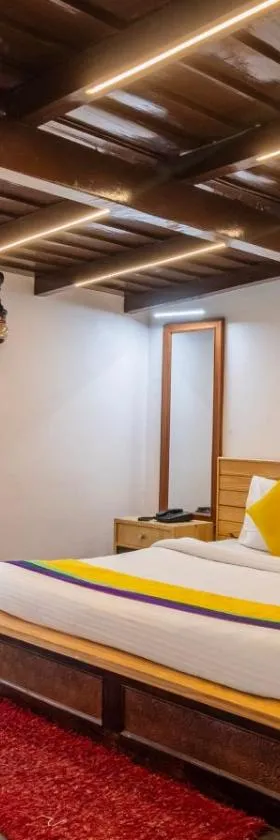 Itsy Hotels Shri Gv Inn, 600 Mtrs From Tiffin Top，位于奈尼塔尔的酒店