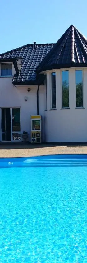Brydar with Sauna, Swimming Pool and Jacuzzi，位于梅尔诺的酒店
