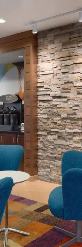 波兰扬斯敦博德曼费尔菲尔德套房酒店，位于波兰的酒店