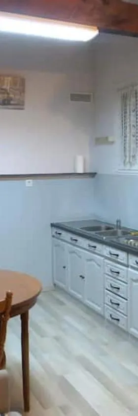 Appartement 4 personnes en propriété privée，位于Sillans的酒店
