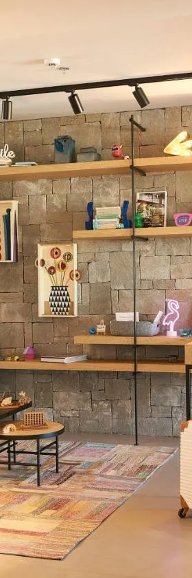 Moxy Patra Marina，位于帕特雷的酒店