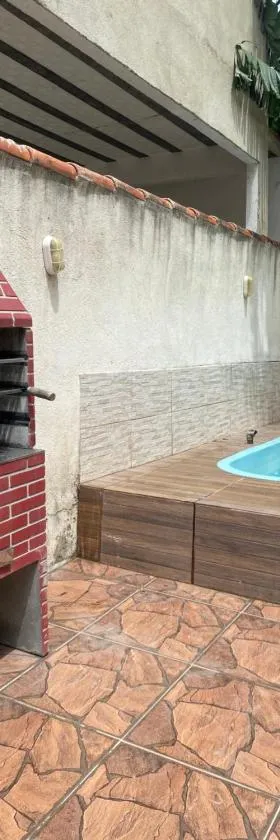 Casa com piscina e praia no fim da rua em Búzios，位于Armacao dos Buzios的酒店