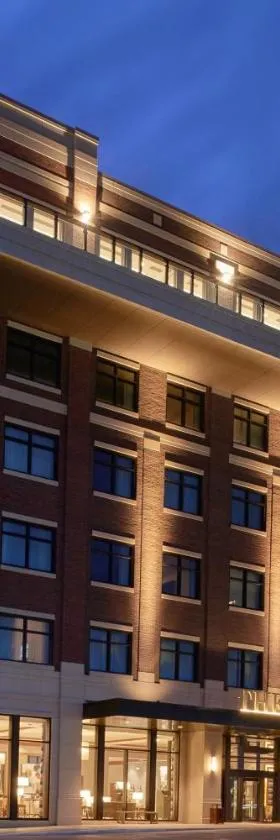 The Merrill Hotel & Conference Center, Muscatine, a Tribute Portfolio Hotel，位于Muscatine的酒店