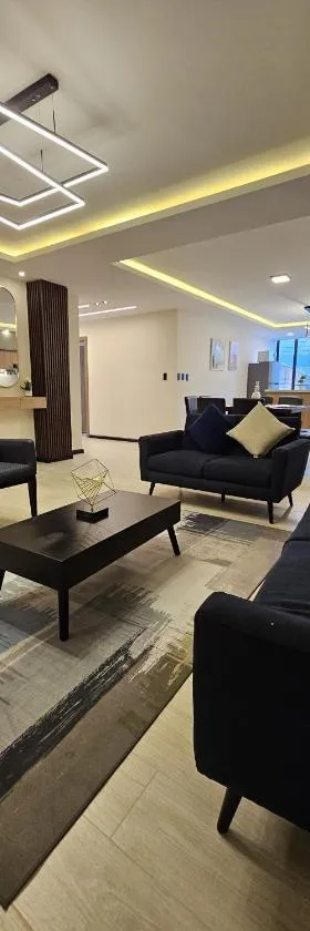 Departamentos SKYHOME，位于昆卡的酒店