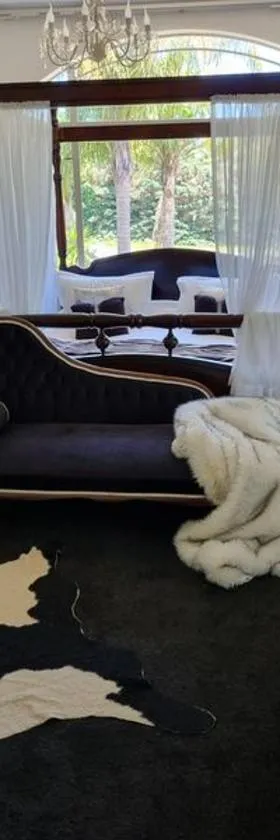 The Luxurious Manor - Very Large Bedroom with Private Ensuite，位于奥克兰的酒店
