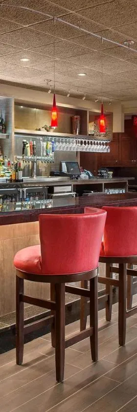 阿克伦凯霍加福尔斯喜来登套房酒店，位于凯霍加福尔斯的酒店
