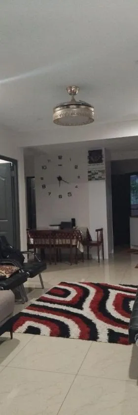 Alis 786 apartment，位于劳托卡的酒店