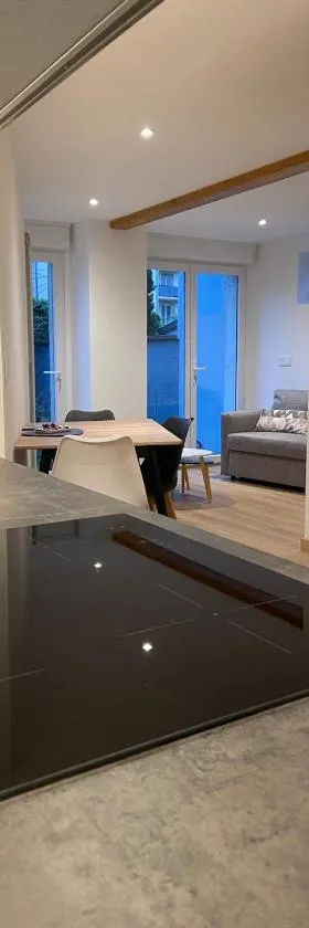 Nice new studio fully equipped with parking space，位于伊尔基希-格拉芬斯塔登的酒店