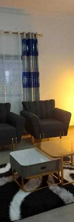 Bel appartement meublé en centre-ville de Bertoua，位于Bertoua的酒店