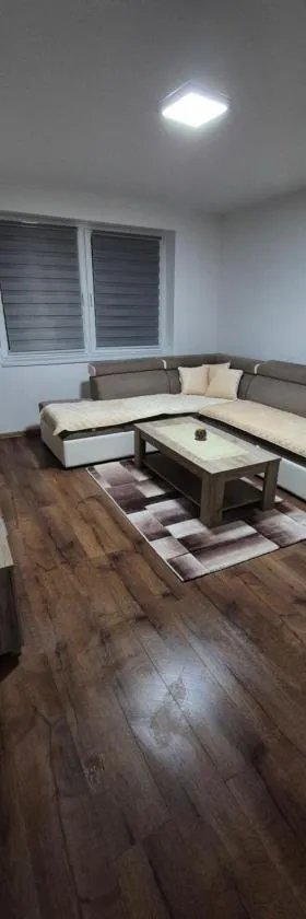 Zevs Apartman，位于普里耶多尔的酒店
