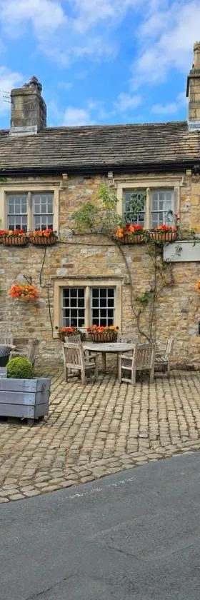 The Lower Buck Inn，位于克利夫罗的酒店