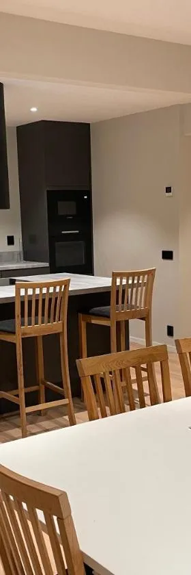 Trevlig villa i Hörnett, Örnsköldsvik，位于恩舍尔兹维克的酒店