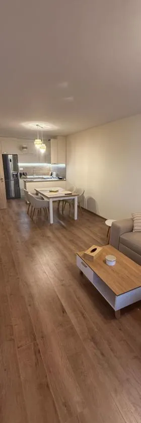 PanOrama Luxury Apartments，位于帕纳久里什泰的酒店