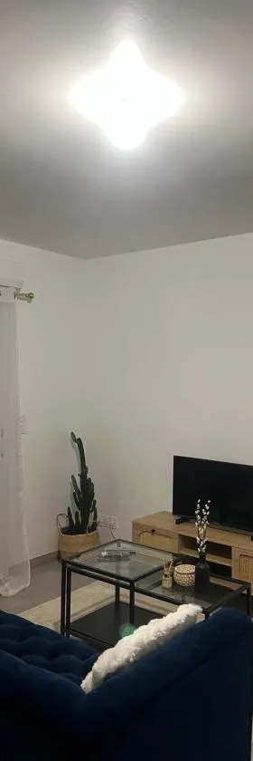 Appartement moderne et spacieux avec terrasse privée 2，位于卡尔邦布朗的酒店