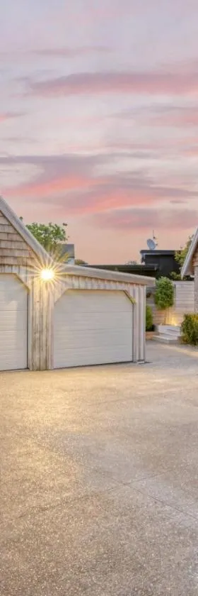 Manly Beach - Private 3 Bedroom - small dog friendly - Sailing Club，位于旺阿帕劳阿的酒店
