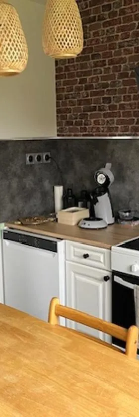 Maison avec jardin proche circuit des 24h，位于Moncé-en-Belin的酒店