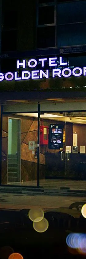 伊斯兰德金顶酒店，位于斯里伊斯兰德的酒店