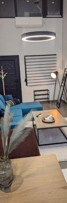 Luxury Loft Μοντέρνο διαμέρισμα 2 επιπέδων，位于詹尼察的酒店