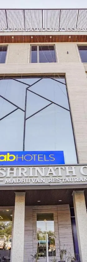 FabHotel Shrinath Casa Inn，位于博帕尔的酒店