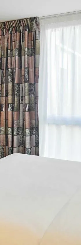 B&B HOTEL Marne-la-Vallée Val d'Europe，位于塞里斯的酒店