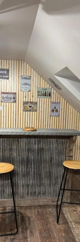 Les Rolliannes Maison au village，位于Surques的酒店