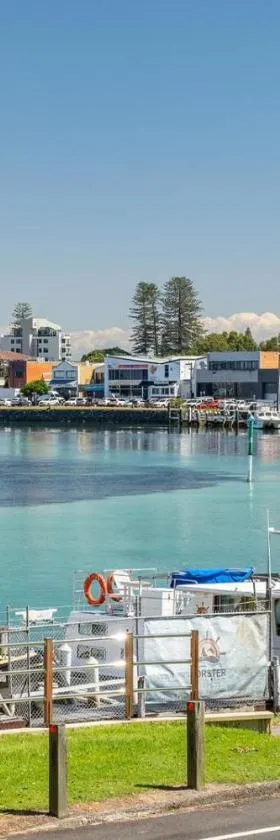 Lakeside Dreaming Wifi Netflix Full Air Con，位于福斯特的酒店