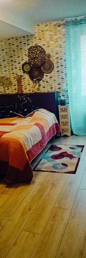 Chambre dans maison mosaïquée，位于圣马塞尔的酒店