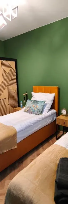 Luksusowy Apartament, Duży Parking, Zameldowanie 24h, FV, Ekspres, XBOX, Klimatyzacja, Dwie Sypialnie, Kuchnia i Salon, Samo centrum miasta,，位于格但斯克旧城的酒店
