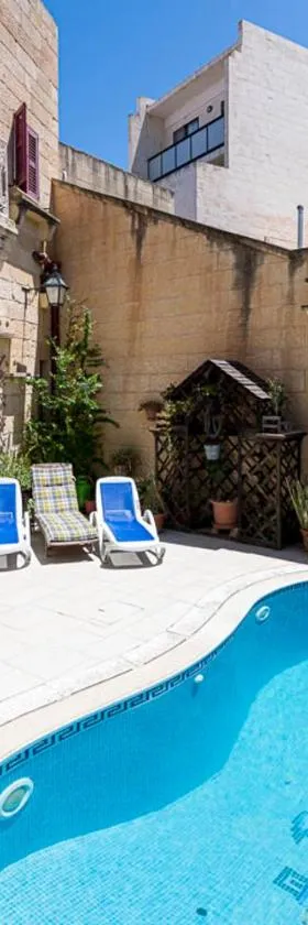 3 Bedroom Farmhouse with Private Pool，位于Għajn Melel的酒店