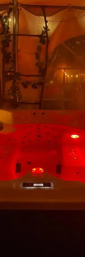 Choisy le Jacuzzi，位于Choisy-au-Bac的酒店