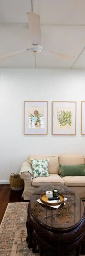 Heavenly Palms on Collinson，位于Westcourt的酒店