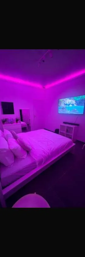 La home White Jacuzzi，位于瑟兰的酒店