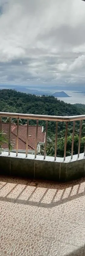 Sang Yoo Mountain View Tagaytay Bed and Breakfast - Taal Lake View，位于大雅台的酒店