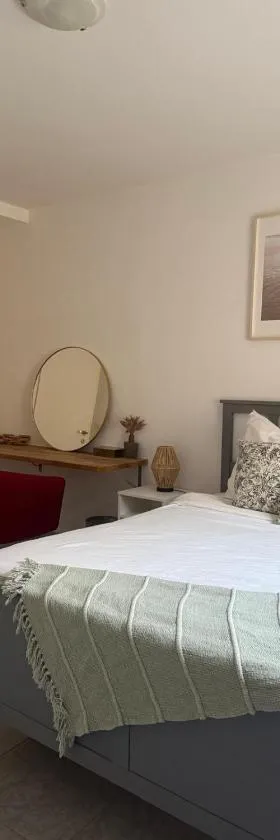 Bas de Villa à 15 min de Nice avec piscine，位于卡罗的酒店