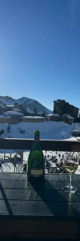 Hygge Ski-in-Ski-out med udsigt，位于阿沃里亚兹的酒店