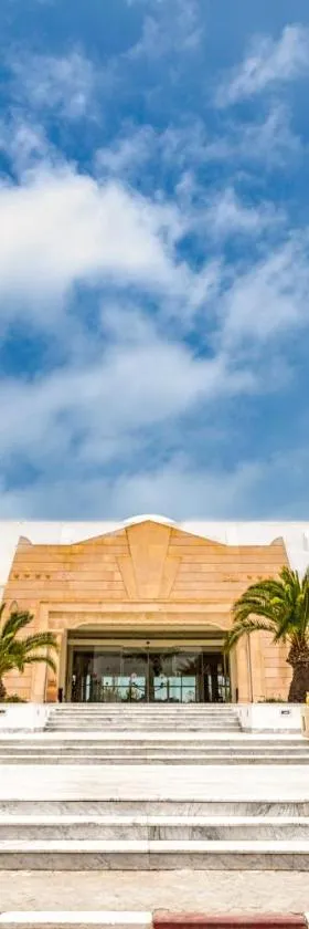 Iris Hotel & Thalasso，位于塔格梅斯的酒店