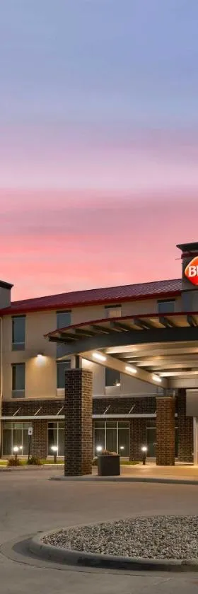 Best Western Plus Lakeview Hotel，位于Madison的酒店