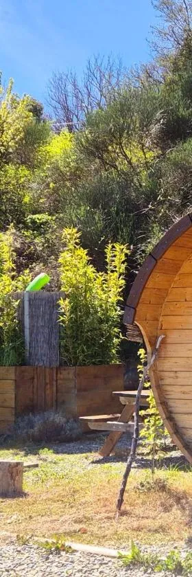 Hébergements insolites - Détente en Luberon，位于Viens的酒店