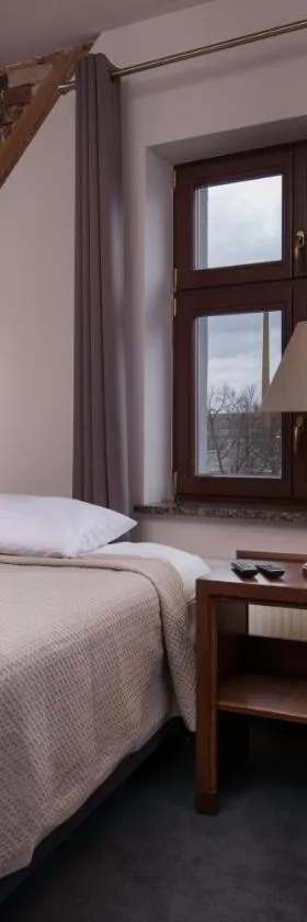Hotel Retro B.A. Zientarski，位于绿山城的酒店