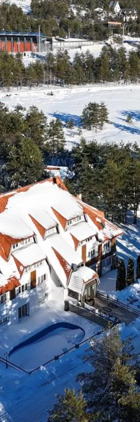 La Dora Mountain Resort，位于迪瓦伊巴雷的酒店