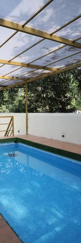 HemHarsh Holiday Home with pool，位于卡尔贾特的酒店
