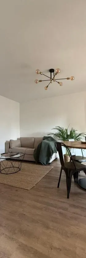 Appartement spacieux，位于拉尔布雷勒的酒店