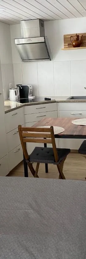 Bijou 1 Hübsche 1 Zimmer Wohnung，位于黑里绍的酒店