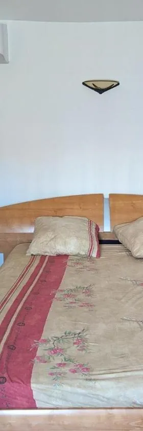 Ecully logement privé attenant de la maison principale，位于伊居利的酒店