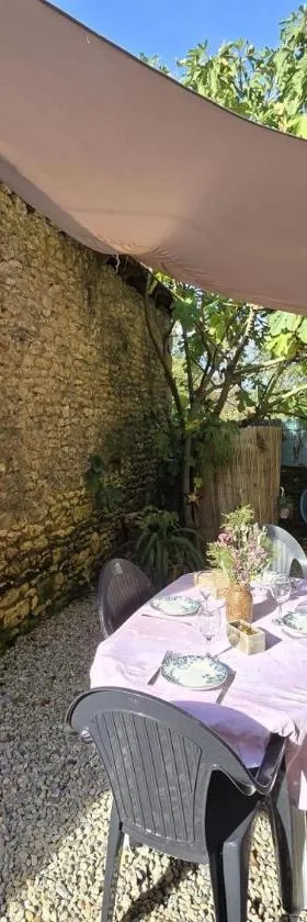 gîte chez Augustine montignac lascaux，位于蒙蒂尼亚克的酒店