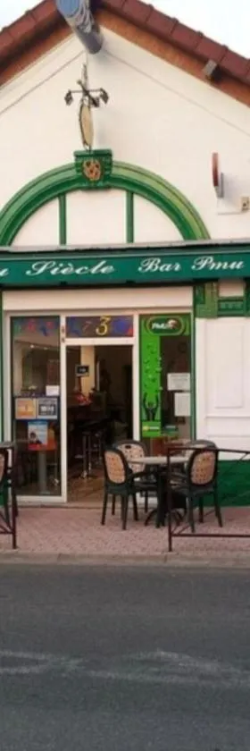 Hôtel du siècle，位于Cercy-la-Tour的酒店