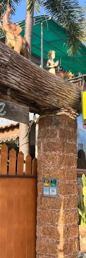 三J旅馆，位于甘烹碧的酒店