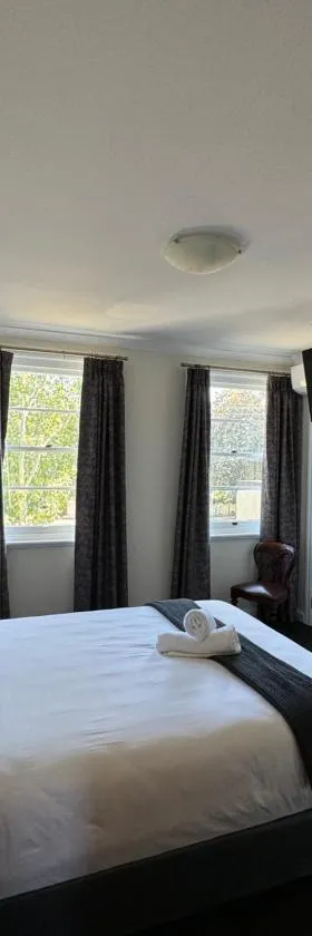 Royal Mail Hotel Whittlesea，位于Whittlesea的酒店