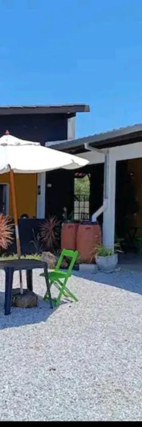 Quarto 2 Privado Confortável em Pontal do Sul，位于巴拉那州蓬塔尔的酒店